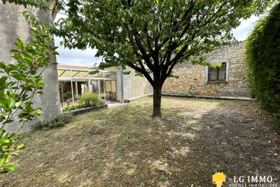 Maison à vendre à ST ROMAIN SUR GIRONDE  - 4 pièces - 130 m² 
