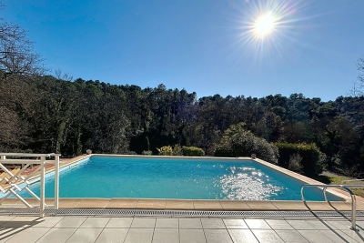 Maison à vendre à BAGNOLS-EN-FORÊT  - 5 pièces - 145 m² 