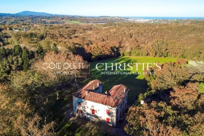 Maison à vendre à ST-JEAN-DE-LUZ  - 16 pièces - 550 m² 