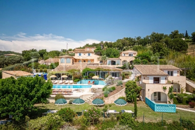 Villa à Grimaud &agrave; louer à partir de 14 000 € / semaine, Photo 1