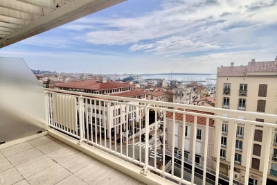 Appartement à vendre port terrasse antibes 