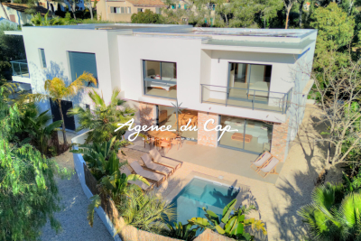 Maison à vendre à ST-RAPHAËL Peyron-Saint Sebastien - 8 pièces - 270 m² 