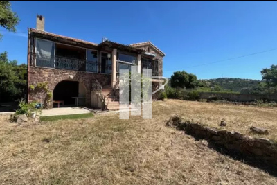 Maison &agrave; vendre terrain piscinable vue mer var 