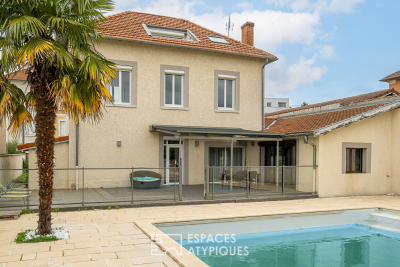 Maison à vendre à TIGNIEU-JAMEYZIEU  - 7 pièces - 213 m² 