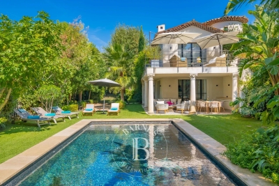 Maison à vendre à LE CANNET  - 8 pièces - 312 m² 