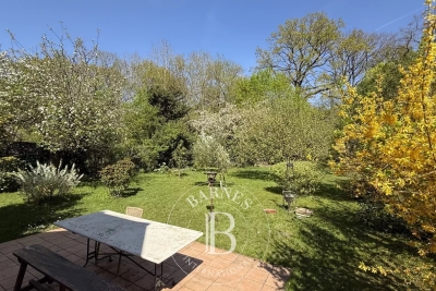 Maison à vendre à LA CELLE ST CLOUD Val d'Albian Parc de Diane - 8 pièces - 235 m² 