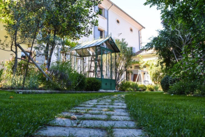 Maison à vendre à L'ISLE-SUR-LA-SORGUE Rotondes-Barbiere - 20 pièces - 525 m² 