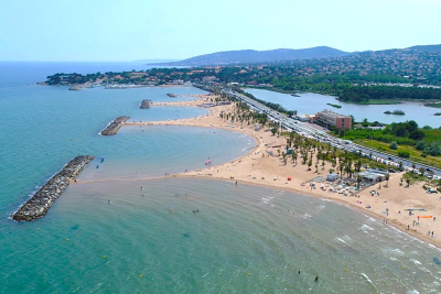 Maison à vendre à ST-AYGULF  - 5 pièces - 262 m² 