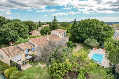 Maison à vendre à UZÈS  - 7 pièces - 202 m² 