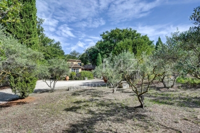 House for sale in LOURMARIN  - 4 rooms - 134 m² 