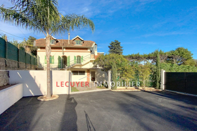 Maison à vendre à GOLFE JUAN  - 6 pièces - 136 m² 