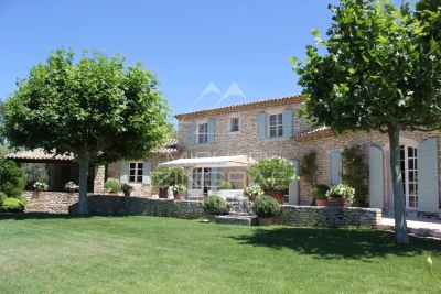 House to rent in MÉNERBES  - 9 rooms - 300 m² 