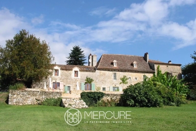 Maison à vendre à ST-EMILION Centre Ville - 14 pièces - 581 m² 
