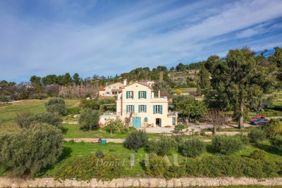 Maison &agrave; vendre &agrave; immobilier LE CASTELLET  - 6 pi&egrave;ces - 170 m&sup2; 