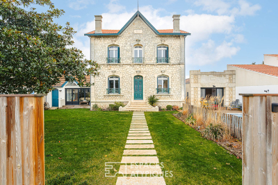 Maison à vendre à CHATELAILLON PLAGE  - 7 pièces - 199 m² 