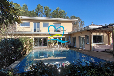 Maison &agrave; vendre &agrave; LÈGE-CAP-FERRET La Réole - 6 pi&egrave;ces - 182 m&sup2; 