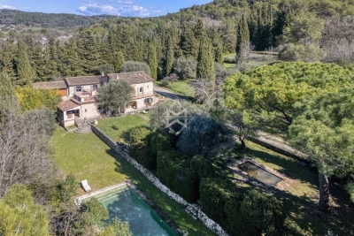 Maison à vendre à MOUGINS Rimiez - 6 pièces - 290 m² 