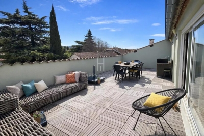 Appartement &agrave; vendre &agrave; ST-RÉMY-DE-PROVENCE  - 6 pi&egrave;ces - 211 m&sup2; 