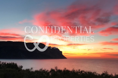 Maison à vendre à CASSIS Les Friches-Cadenat - 8 pièces - 300 m² 