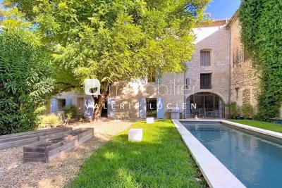 Maison à vendre à ST-RÉMY-DE-PROVENCE Charleval - 11 pièces - 380 m² 