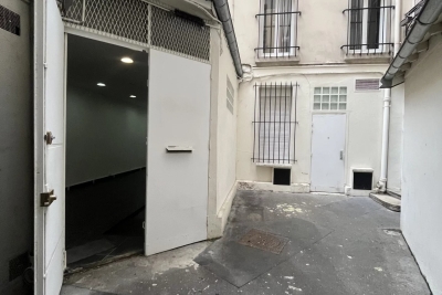 Commerce à vendre à PARIS 3EME Pont de Flandre 8 - 5 pièces - 160 m² 