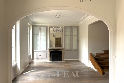 Maison à vendre à CHAMBOURCY  - 6 pièces - 215 m² 