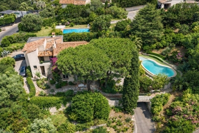 Maison &agrave; vendre &agrave; VALLAURIS  - 8 pi&egrave;ces - 197 m&sup2; 