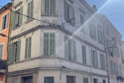 Maison à vendre à VALLAURIS  - 10 pièces - 240 m² 