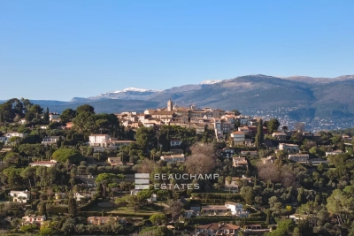 Maison à vendre à MOUGINS  - 9 pièces - 309 m² 