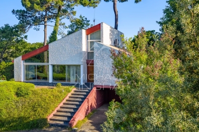 House for sale in ARCACHON  - 5 rooms - 207 m² 