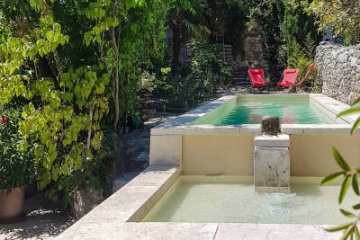 Maison à vendre à UZÈS Caissargues - 9 pièces - 257 m² 