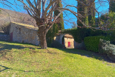 Maison à vendre à VAISON-LA-ROMAINE Montfavet Pericentre - 9 pièces - 260 m² 