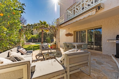 Maison à vendre à NICE Cyrnos - 6 pièces - 230 m² 