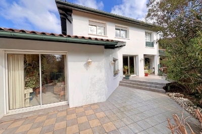 Maison à vendre à ARCANGUES  - 7 pièces - 161 m² 