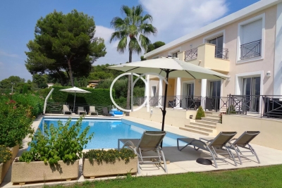 Maison à vendre à MOUGINS Est - 7 pièces - 247 m² 