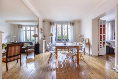 Apartment for sale in PARIS 17EME  - 5 rooms - 145 m² 