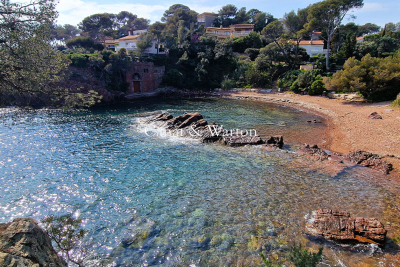 Maison à vendre à ST-RAPHAËL Peyron-Saint Sebastien - 7 pièces - 203 m² 