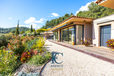 Maison &agrave; vendre vue mer il sanary sur mer 