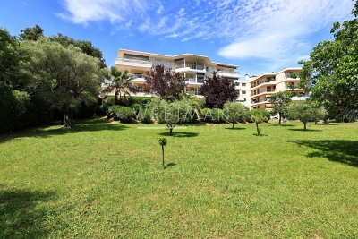 Appartement à vendre à ANTIBES  - 3 pièces - 70 m² 