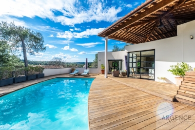 Maison à vendre à ST-CLÉMENT-DE-RIVIÈRE  - 5 pièces - 220 m² 