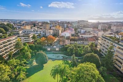 Appartement à vendre vue terrasse centre cannes sans charges 