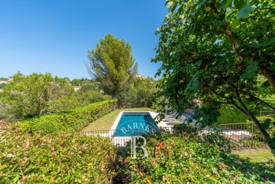 Maison à vendre à AIX-EN-PROVENCE Le Grenadier - 7 pièces - 259 m² 