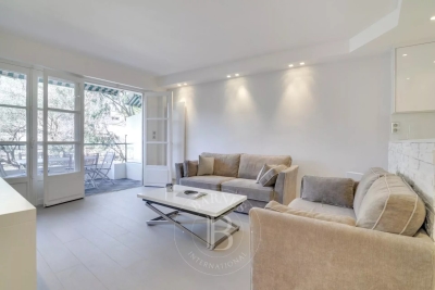Appartement à vendre à CANNES Croisette-Palm-Beach - 2 pièces - 45 m² 