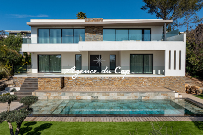 Maison à vendre à ST-RAPHAËL Peyron-Saint Sebastien - 7 pièces - 280 m² 