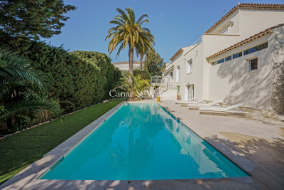 Maison à vendre à ST-RAPHAËL Peyron-Saint Sebastien - 6 pièces - 235 m² 