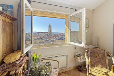 Appartement &agrave; vendre &agrave; AIX-EN-PROVENCE  - 6 pi&egrave;ces - 121 m&sup2; 