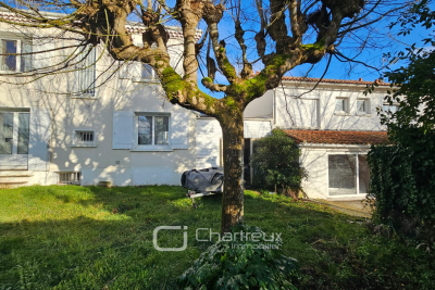 Maison à vendre à ST GEORGES DE DIDONNE  - 10 pièces - 280 m² 