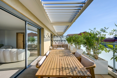 Appartement à vendre à SANARY-SUR-MER  - 4 pièces - 119 m² 