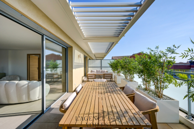 Appartement &agrave; vendre &agrave; SANARY-SUR-MER  - 4 pi&egrave;ces - 119 m&sup2; 