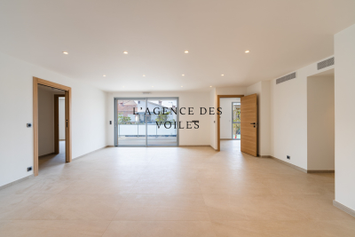 Appartement à vendre à SANARY-SUR-MER  - 4 pièces - 100 m² 